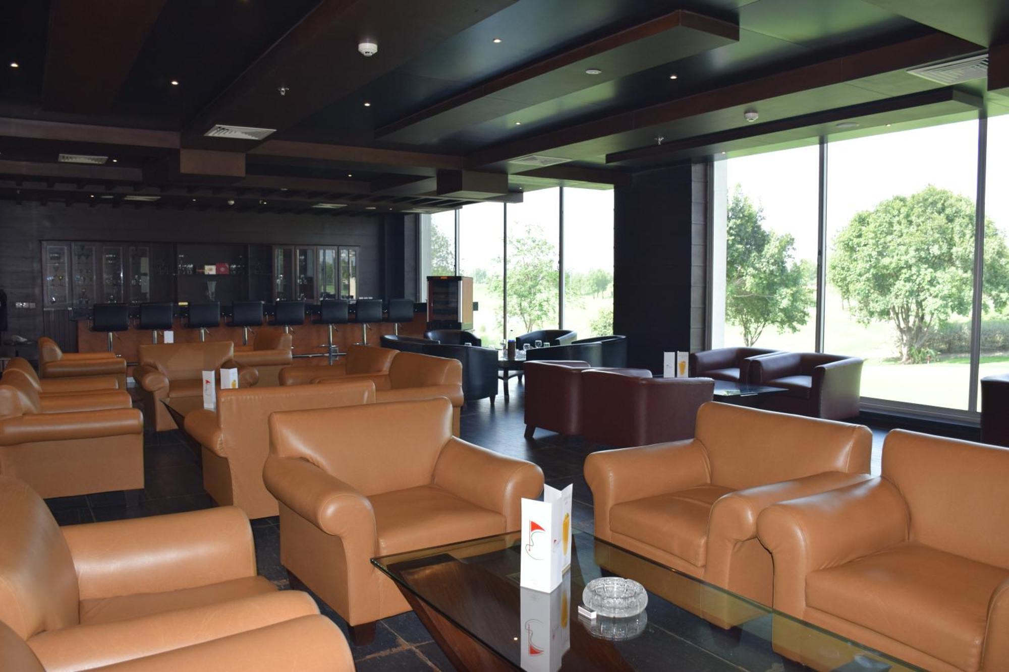 Defence Raya Golf & Country Club Hotel ลาฮอร์ ภายนอก รูปภาพ