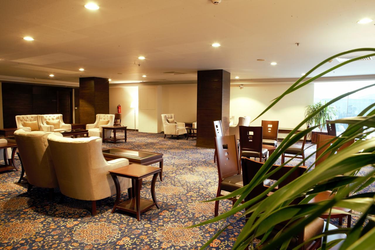 Defence Raya Golf & Country Club Hotel ลาฮอร์ ภายนอก รูปภาพ